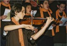 instrumentist bij het wereldkoor Tokopesa Yo (18 december 2002)