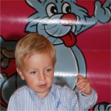 Karsten Cools (25 juni 2007), zoon van Mieke Verbeke en Gert